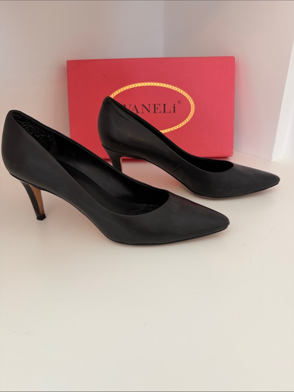 Waneli Black 9Narrow Pointed-Toe Pumps
